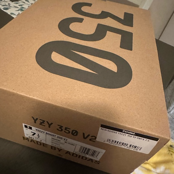Adidas Yeezy Boost 350 V2 Box in Brown and Black